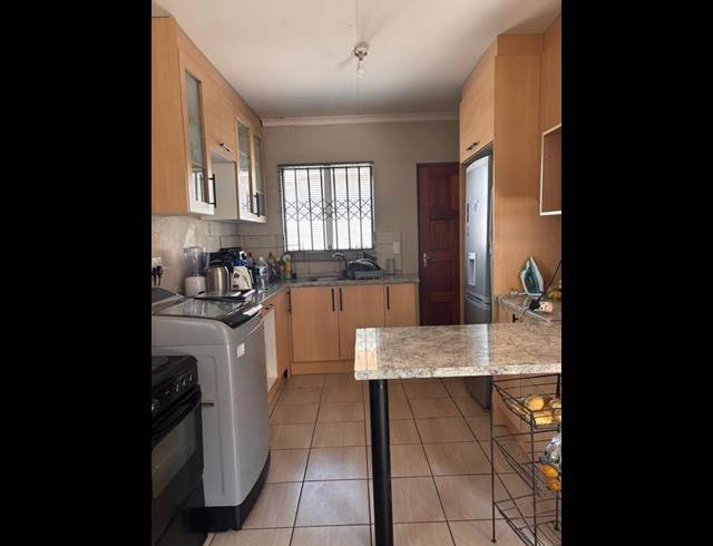 2 BEDROOM HOUSE FOR SALE IN GERMISTON SOUTH